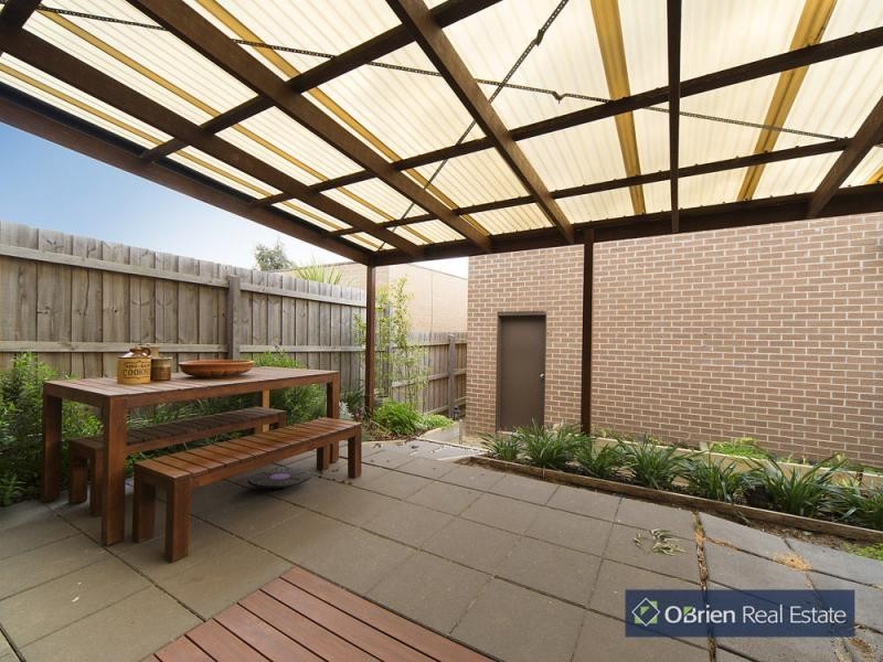 76 Mannavue Boulevard, Cranbourne North VIC 3977