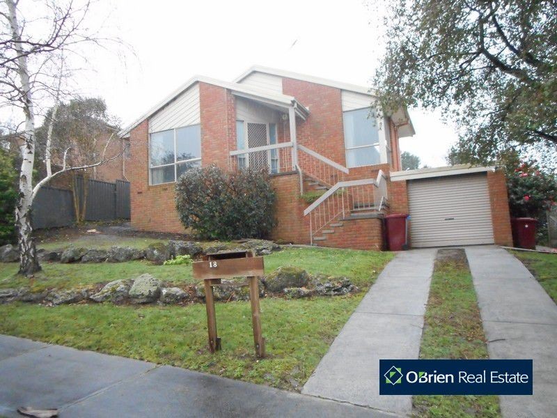 18 Rheanva Street, Berwick VIC 3806
