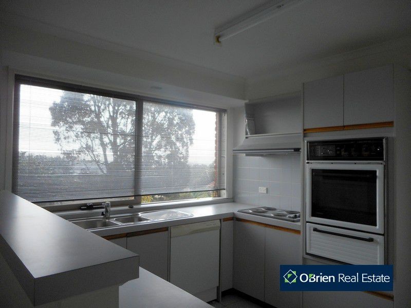 18 Rheanva Street, Berwick VIC 3806