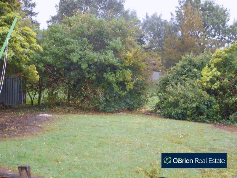 18 Rheanva Street, Berwick VIC 3806