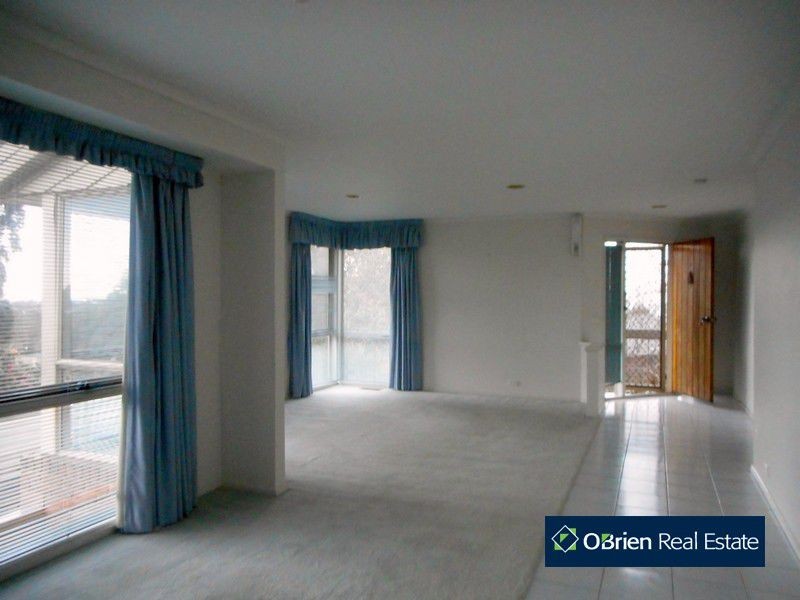 18 Rheanva Street, Berwick VIC 3806