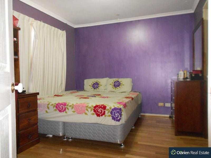 14 Harmon Close, Berwick VIC 3806