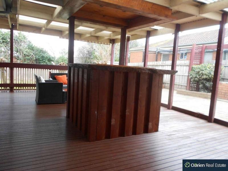 14 Harmon Close, Berwick VIC 3806