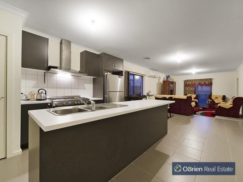 22 Charlock Drive, Cranbourne North VIC 3977