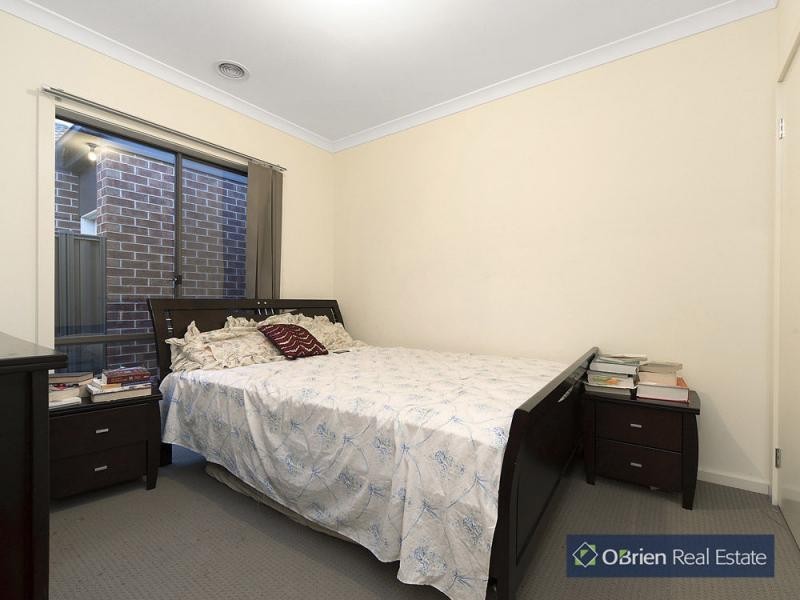 22 Charlock Drive, Cranbourne North VIC 3977
