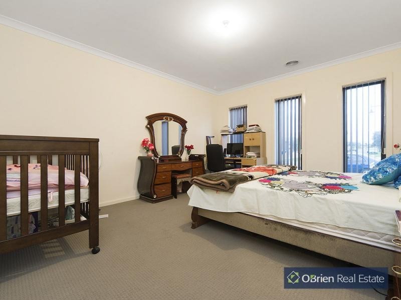 22 Charlock Drive, Cranbourne North VIC 3977