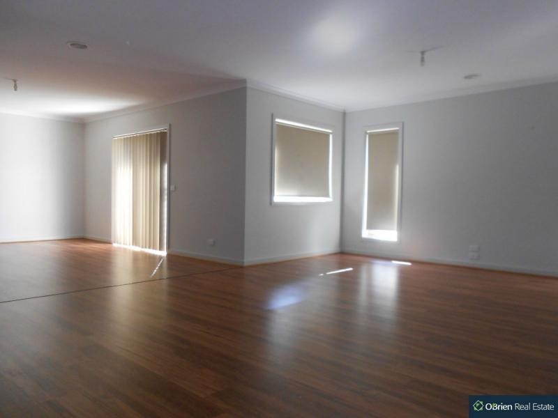 11A Oregano Drive, Lynbrook VIC 3975