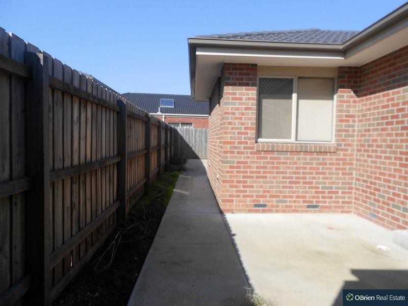 11A Oregano Drive, Lynbrook VIC 3975