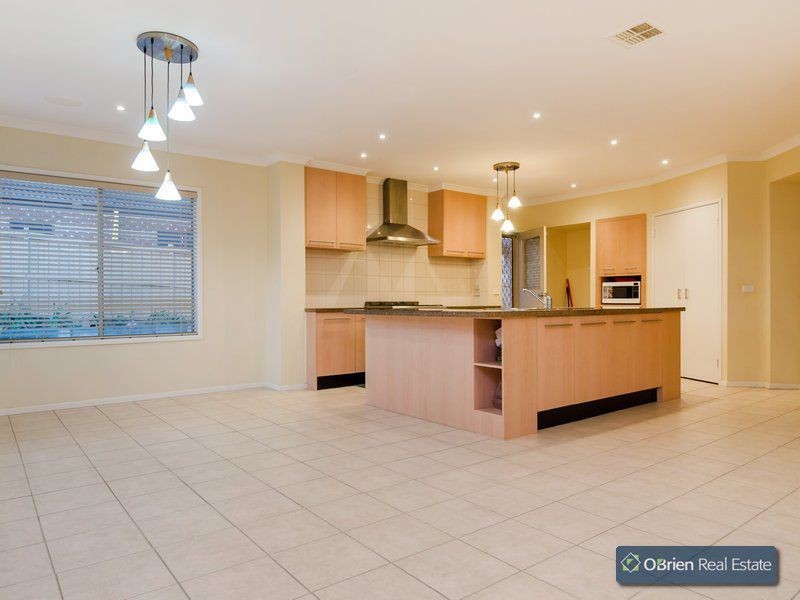 115 Berwick Springs Promenade, Narre Warren South VIC 3805