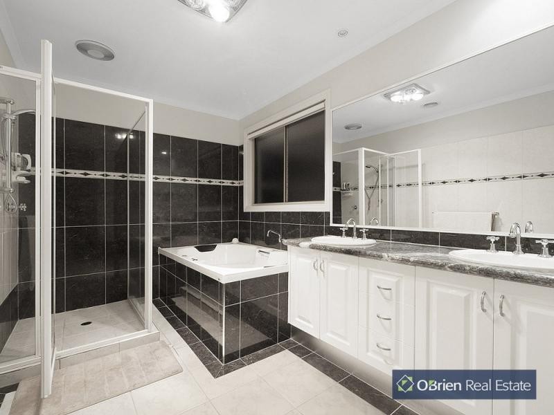 21 Coachwood Crescent, Narre Warren VIC 3805