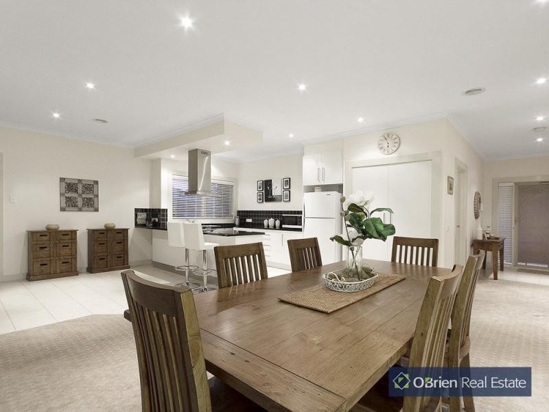 2/50 Edward Street, Langwarrin VIC 3910