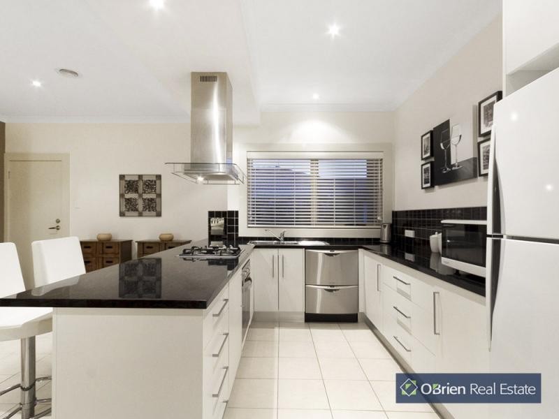 2/50 Edward Street, Langwarrin VIC 3910