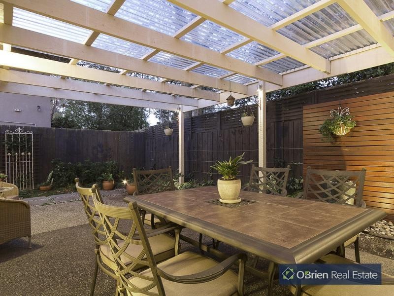 2/50 Edward Street, Langwarrin VIC 3910