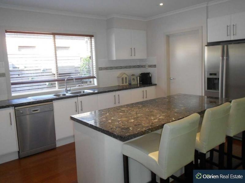 18 Jack William Way, Berwick VIC 3806