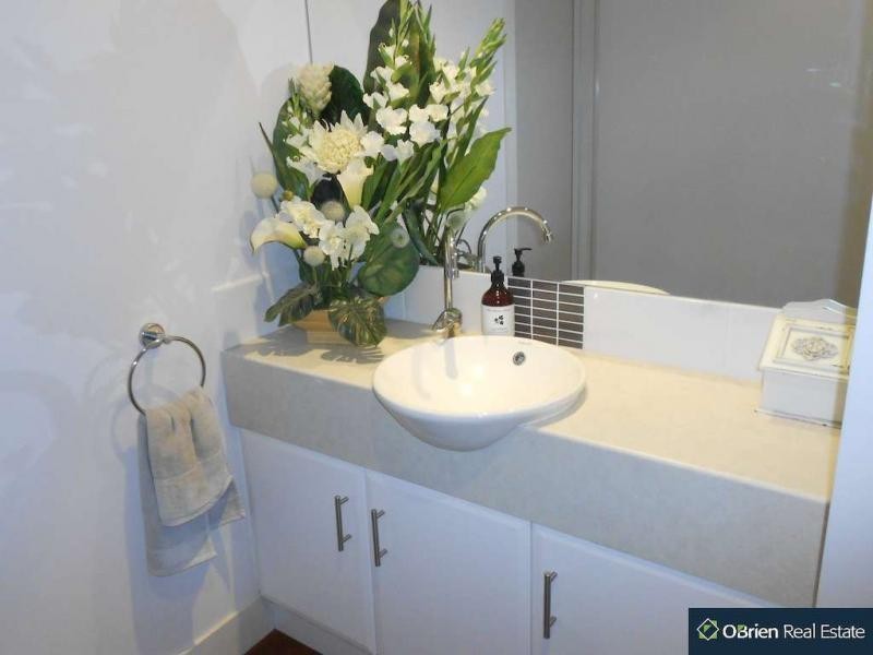 18 Jack William Way, Berwick VIC 3806