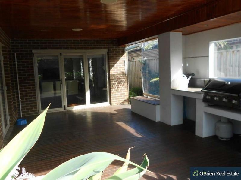 18 Jack William Way, Berwick VIC 3806