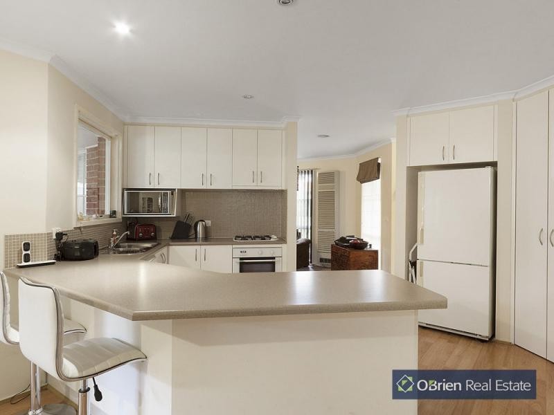 17 Joyce Street, Cranbourne West VIC 3977