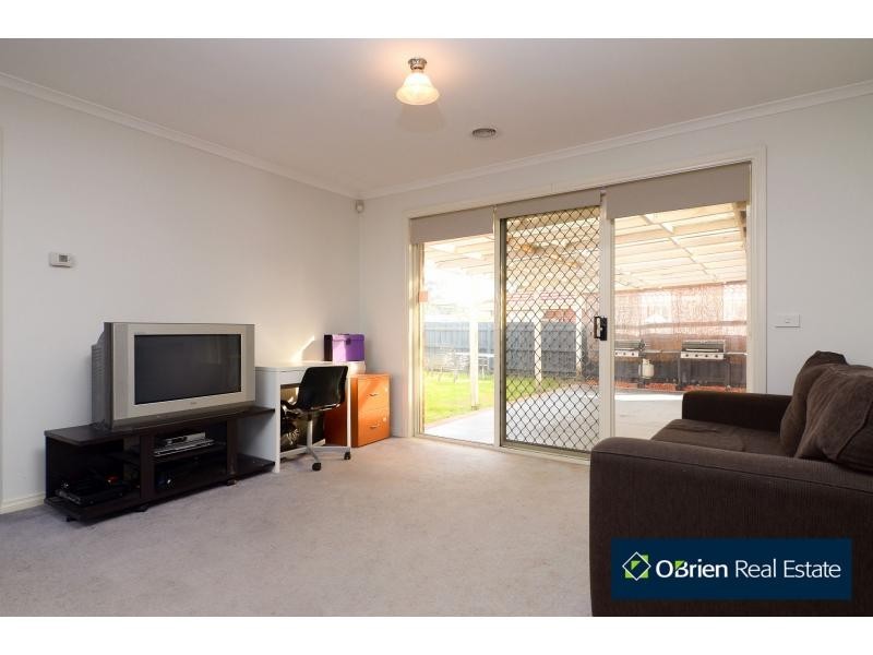 47 Linda Drive, Cranbourne West VIC 3977