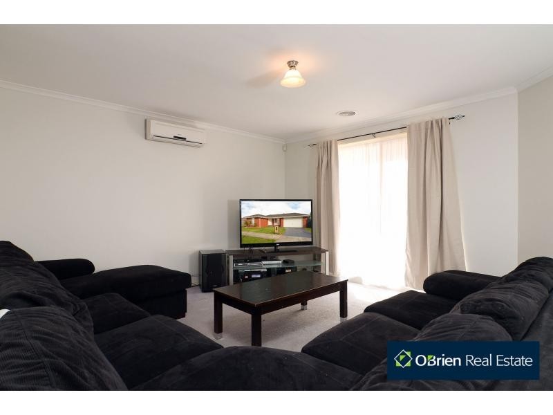 47 Linda Drive, Cranbourne West VIC 3977