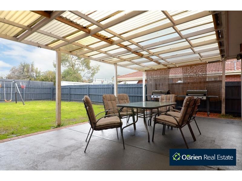 47 Linda Drive, Cranbourne West VIC 3977