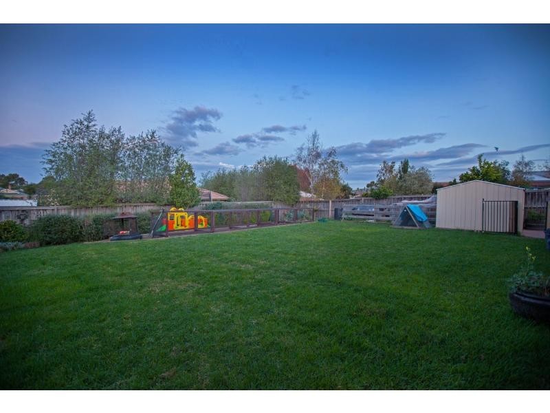 18 Stockmans Circuit, Pakenham VIC 3810