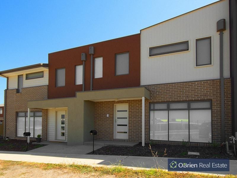 13 Atlantic Drive, Pakenham VIC 3810