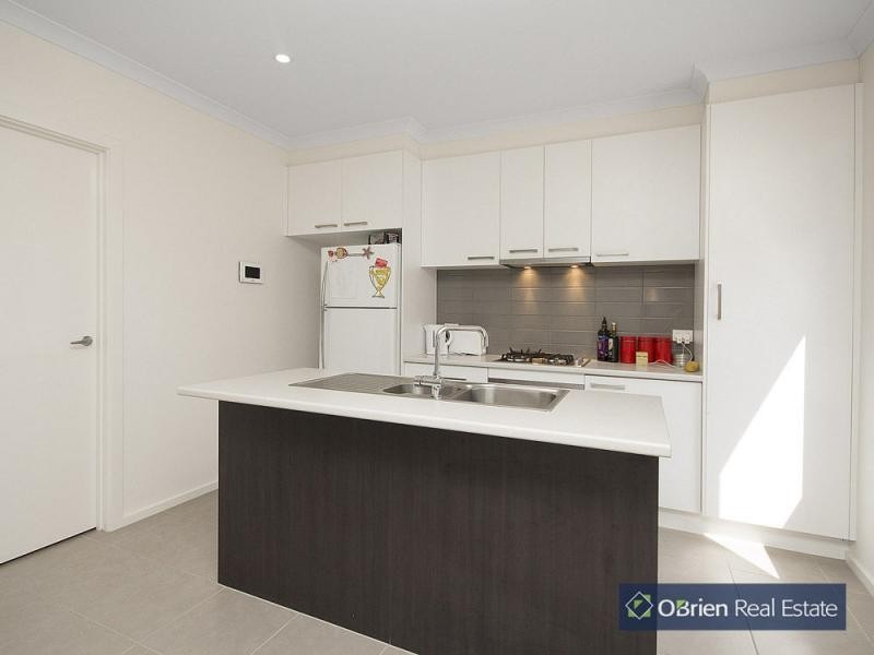 13 Atlantic Drive, Pakenham VIC 3810
