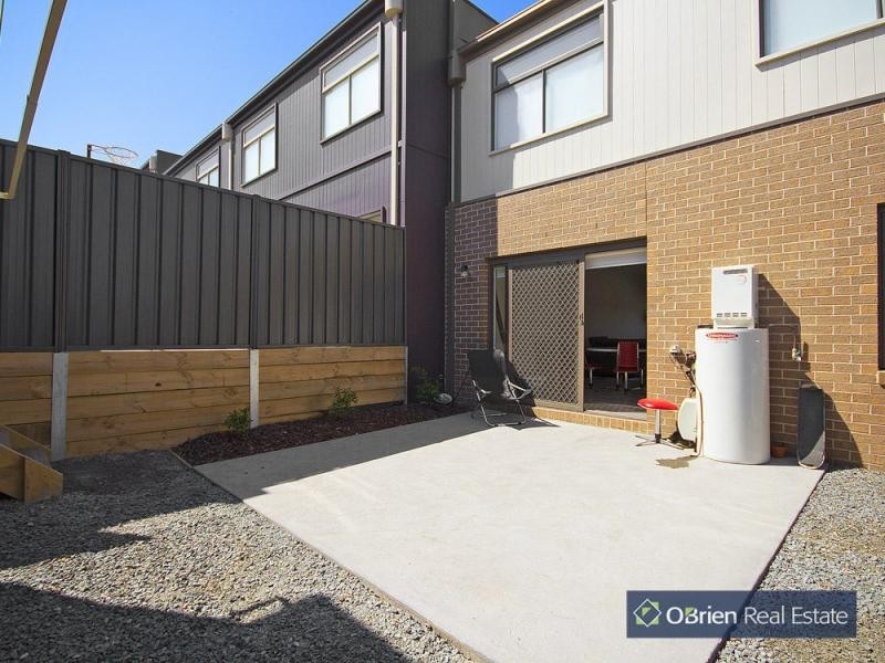13 Atlantic Drive, Pakenham VIC 3810