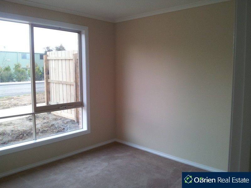 6 Loz Court, Pakenham VIC 3810