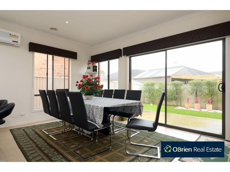 42 Kilburn Place, Pakenham VIC 3810