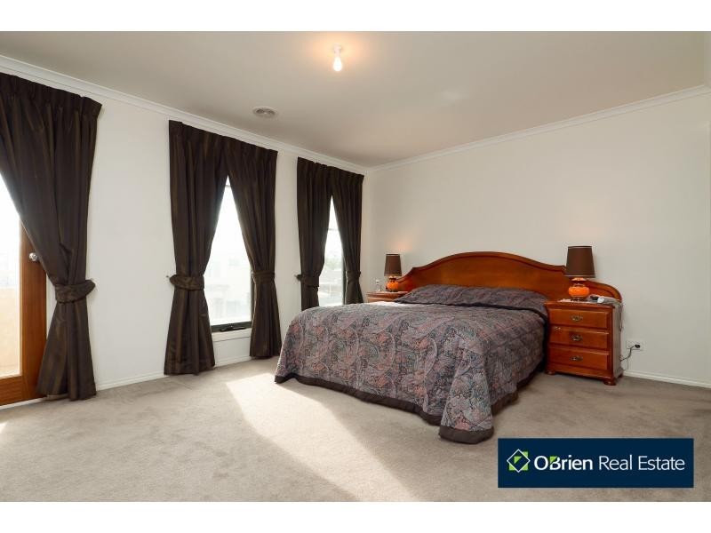 42 Kilburn Place, Pakenham VIC 3810