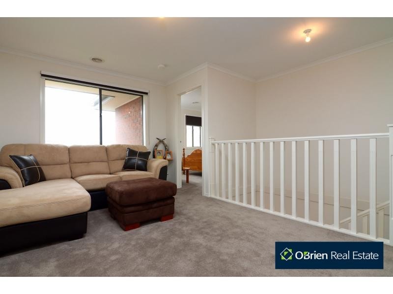 42 Kilburn Place, Pakenham VIC 3810