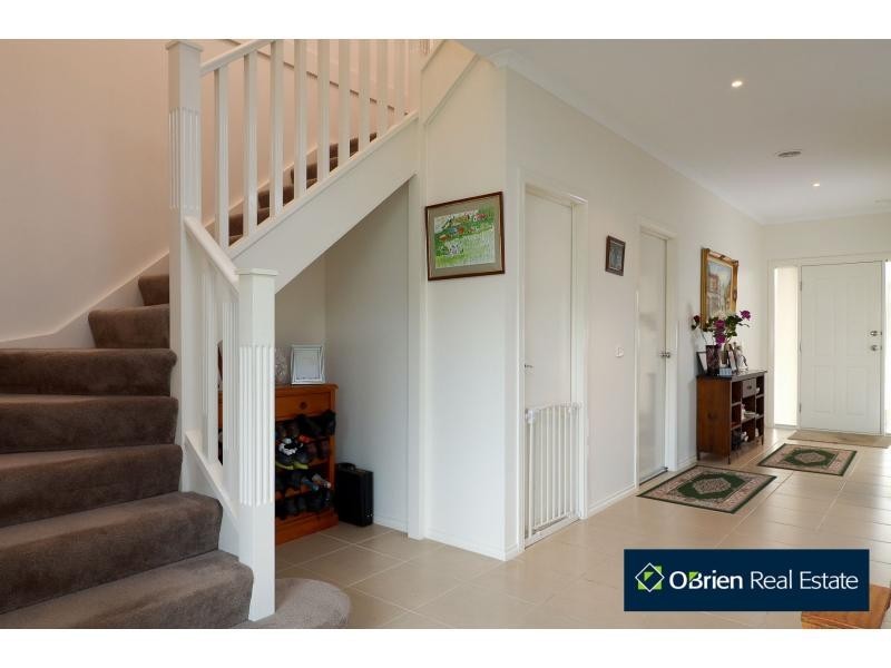42 Kilburn Place, Pakenham VIC 3810