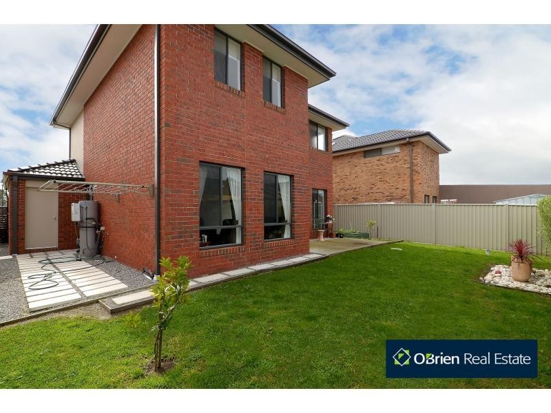 42 Kilburn Place, Pakenham VIC 3810