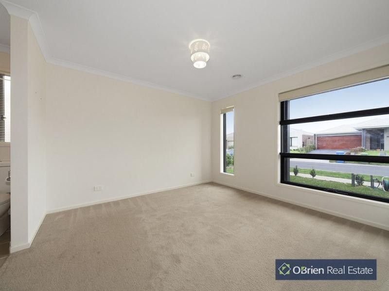 28 Livida Circuit, Lyndhurst VIC 3975