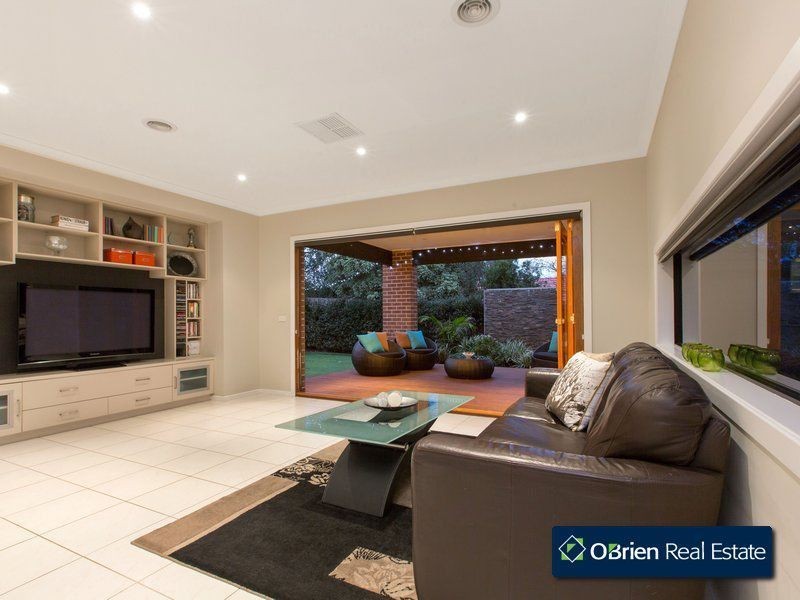 27 Stefan Drive, Berwick VIC 3806