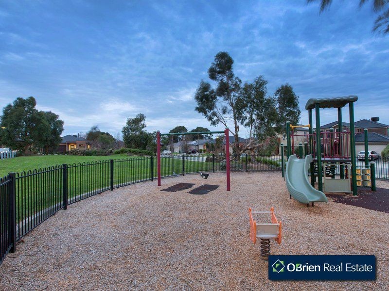 27 Stefan Drive, Berwick VIC 3806