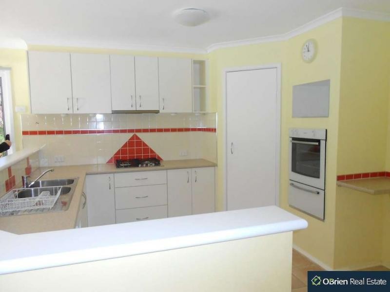 8 KIRRA Court, Narre Warren South VIC 3805