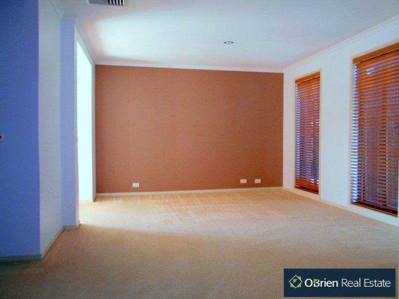 30 Sundial Court, Berwick VIC 3806