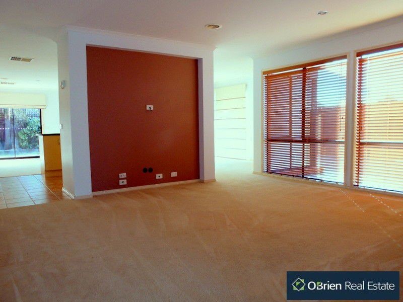 30 Sundial Court, Berwick VIC 3806