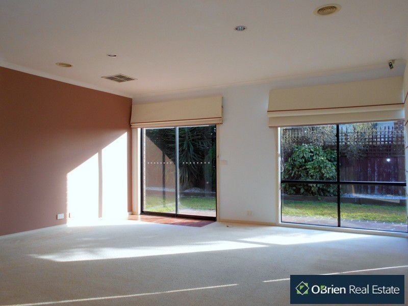 30 Sundial Court, Berwick VIC 3806