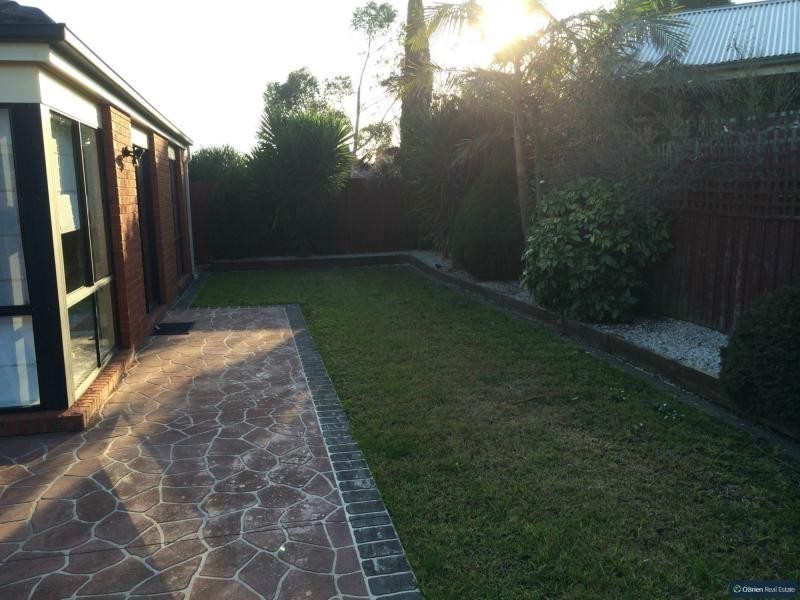 30 Sundial Court, Berwick VIC 3806