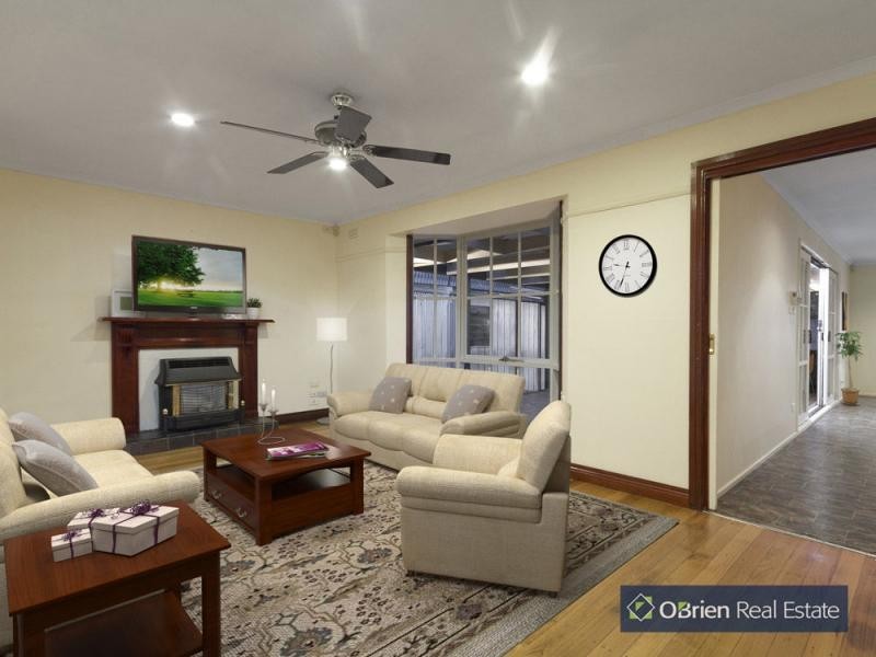 11 Strawbent Rise, Narre Warren VIC 3805