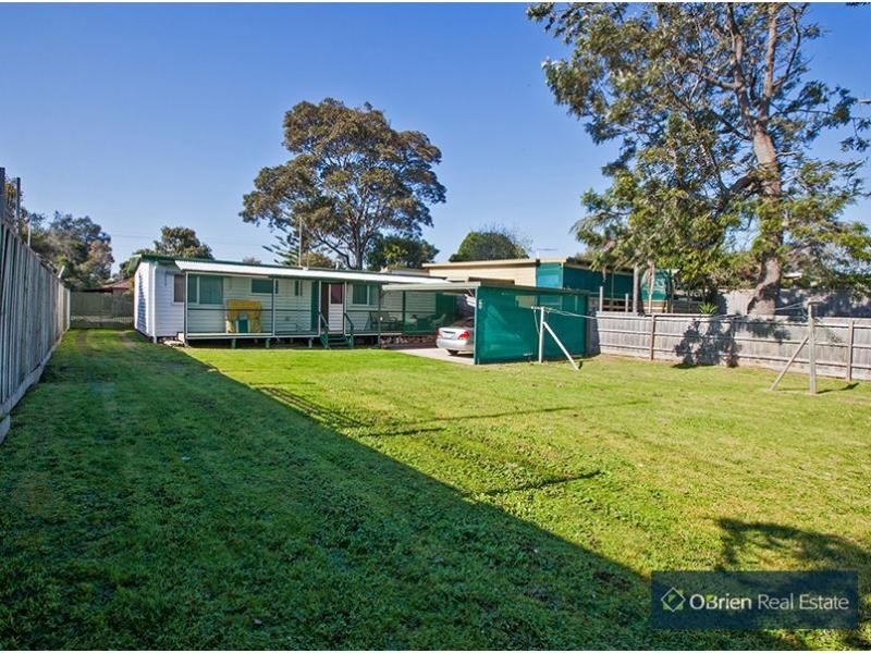 126 Rosslyn Avenue, Seaford VIC 3198