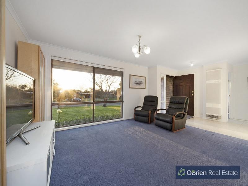 40 Grove End Road, Endeavour Hills VIC 3802