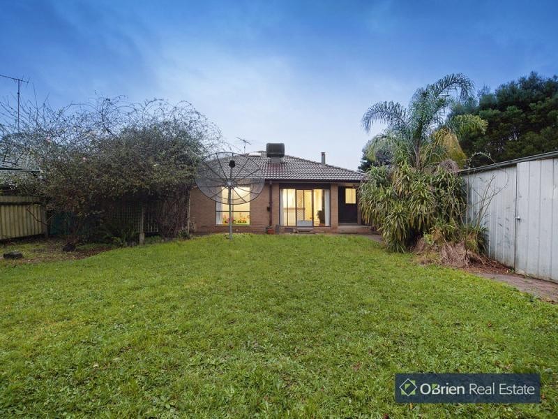 34 Ambleside Crescent, Berwick VIC 3806