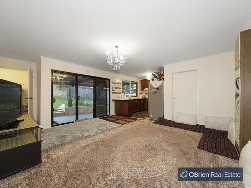 33 Thomas Mitchell Drive, Endeavour Hills VIC 3802