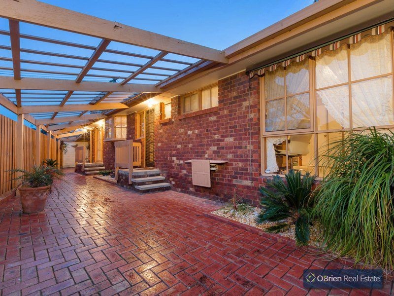1 Wood Court, Cranbourne VIC 3977