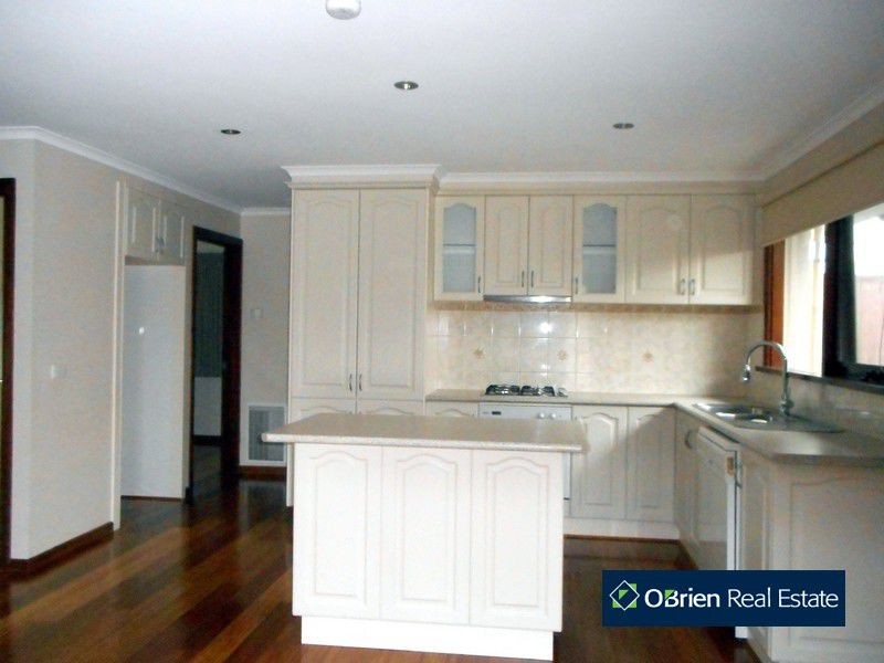 45 Gleneagles Drive, Endeavour Hills VIC 3802