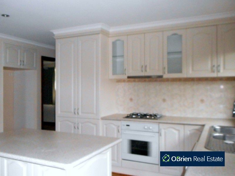 45 Gleneagles Drive, Endeavour Hills VIC 3802